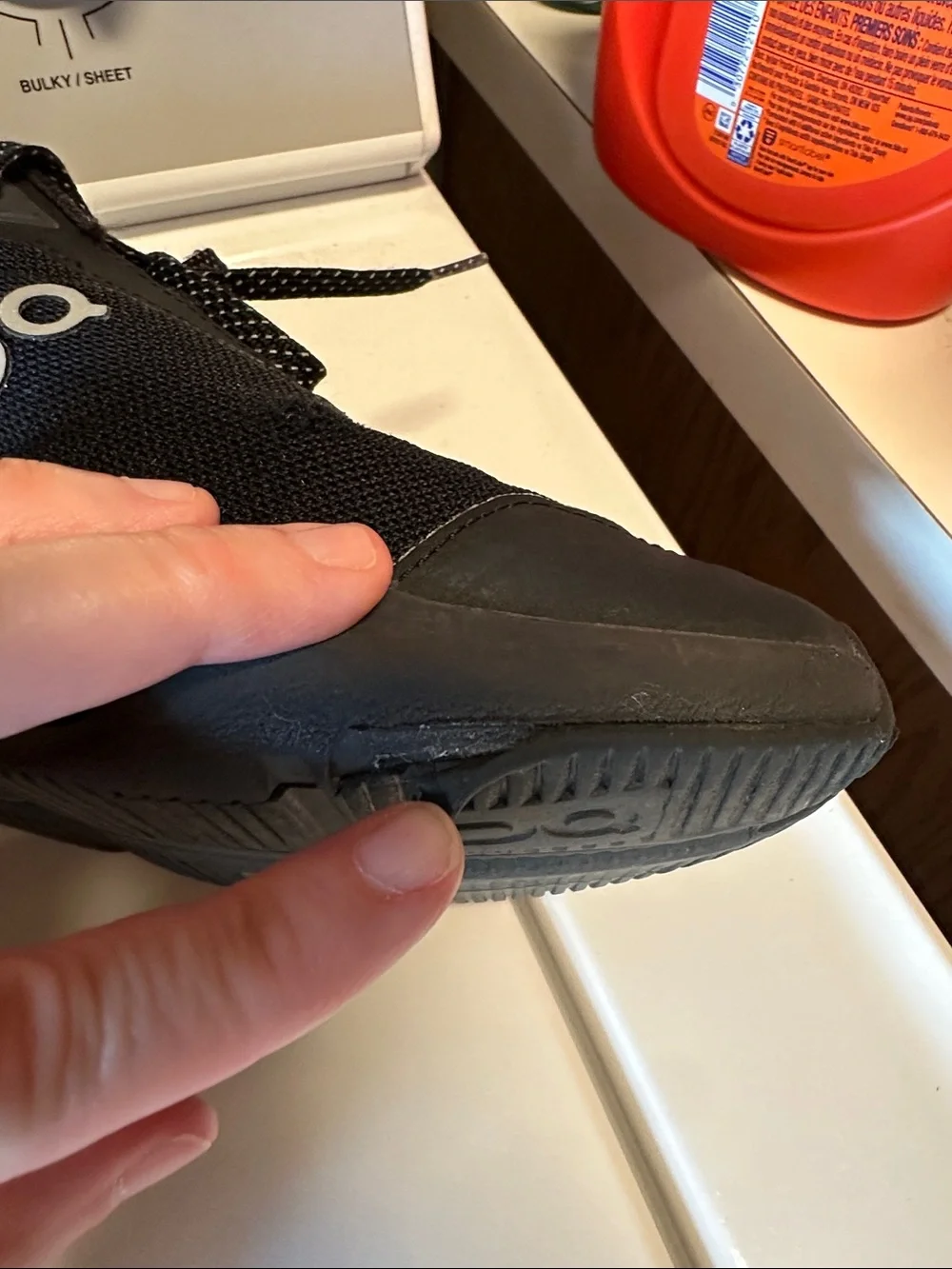 Boys black On Clouds size 6.5